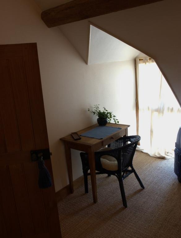 Le Clos De Chatres Oisly Szoba fotó